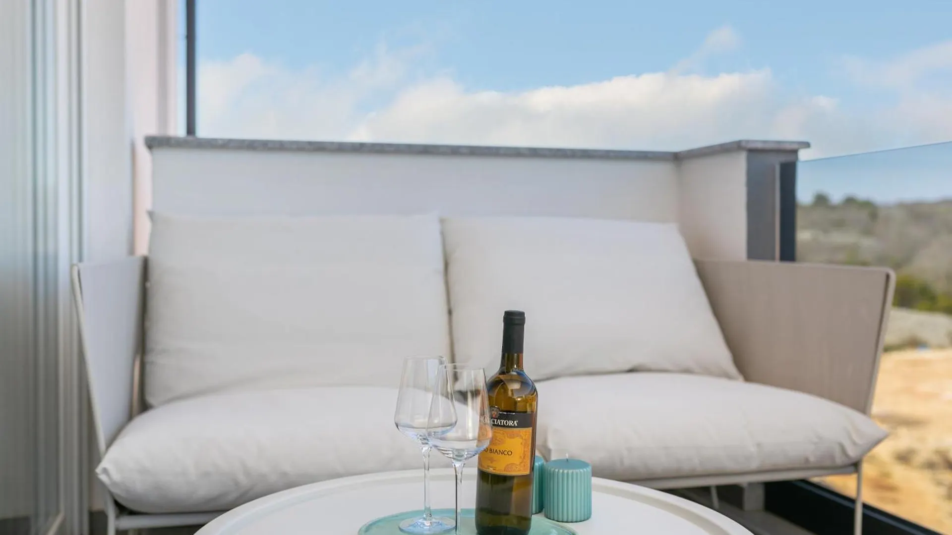 Salty Sands Krk Town Apartment